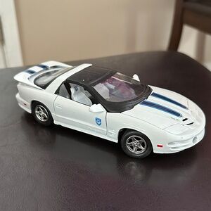 1999 Pontiac Firebird 1:24 scale replica collector car. Vintage